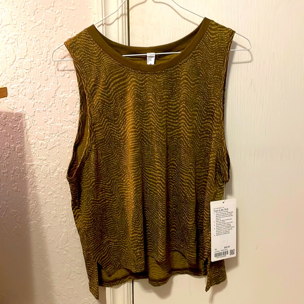 NEW Lululemon Train To Be Tank (Size 10)